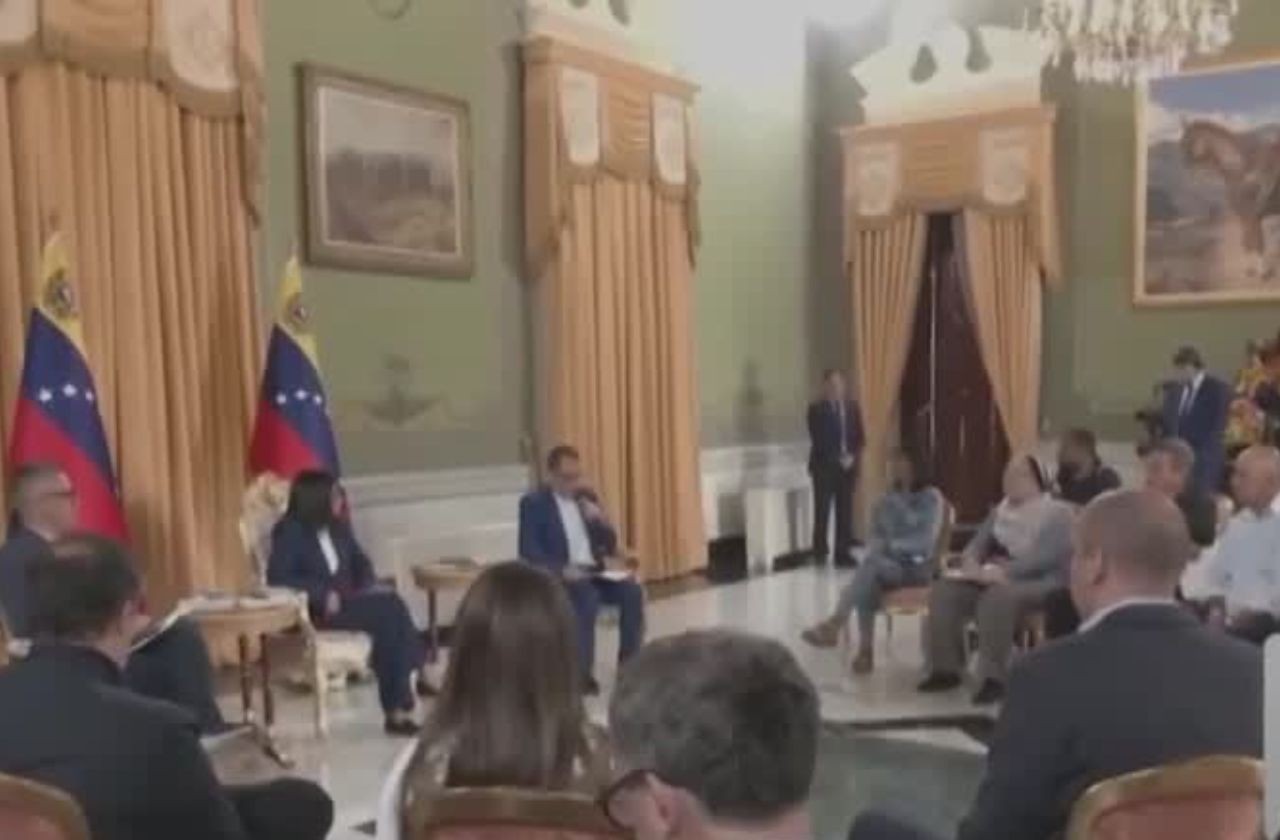 Imagem da noticia Quase 2.200 pessoas são liberadas na Venezuela após nova lei de anistia