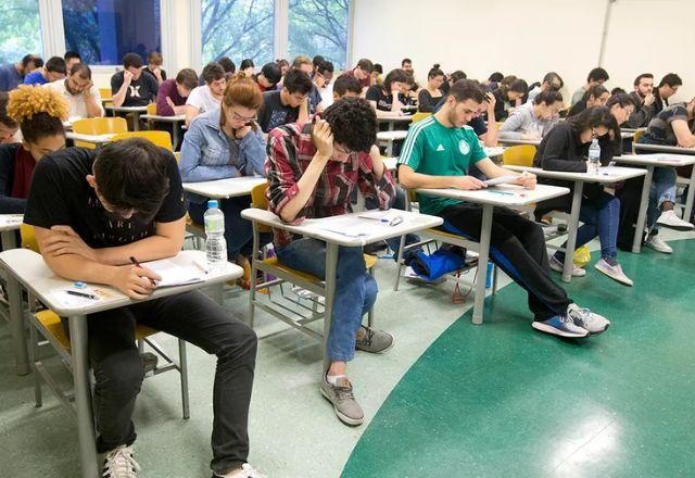 Imagem da noticia Primeira fase da Fuvest acontece neste domingo (19.nov); veja o que levar