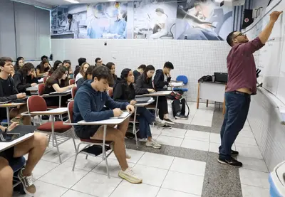 Ministério da Educação publica portaria que aumenta piso salarial de professores Ministério da Educação publica portaria que aumenta piso salarial de professores
