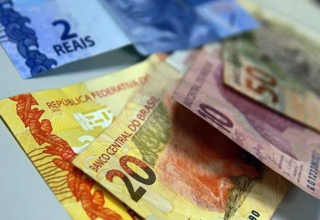Imagem da noticia Auxílio Brasil: nova parcela começa a ser paga em 10 de dezembro; veja datas