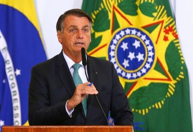Imagem da noticia Bolsonaro veta distribuição gratuita de absorventes femininos