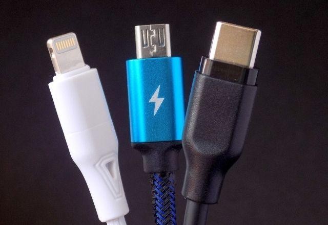 Imagem da noticia Comissão Europeia propõe carregador universal para todos os equipamentos