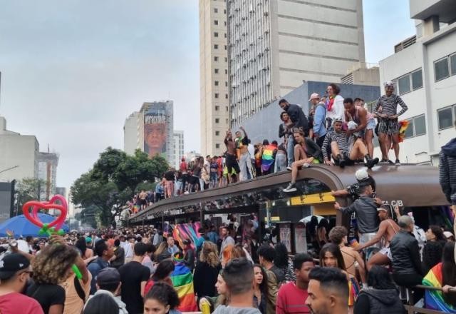 Imagem da noticia Parada do Orgulho LGBT+ reúne multidão em São Paulo