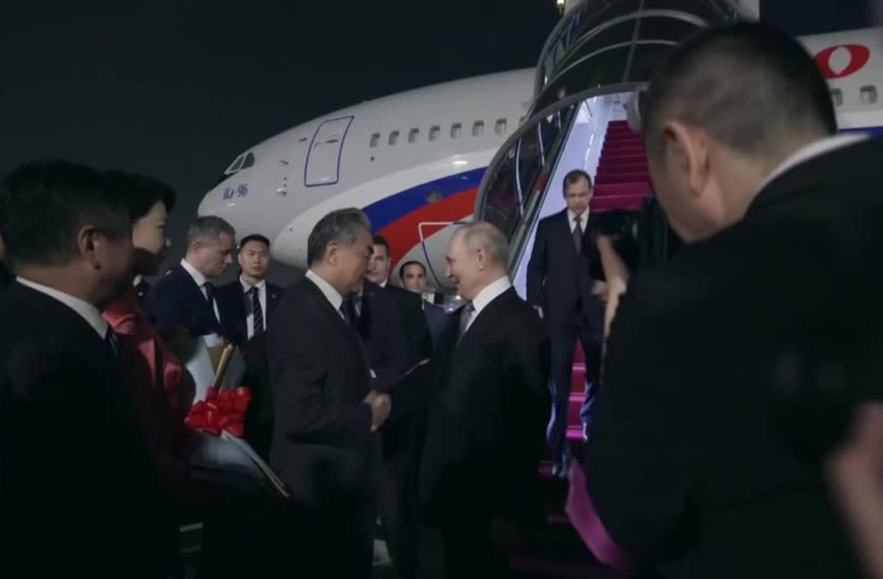 Imagem da noticia Putin visita a China e terá encontro com Xi Jinping nesta quarta-feira (20)