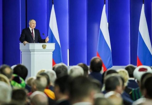 Imagem da noticia Putin suspende acordo de armas nucleares e aumenta tensão com os EUA