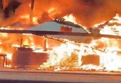 Homem que ateou fogo em quiosque no RJ é identificado Homem que ateou fogo em quiosque no RJ é identificado