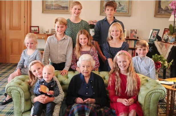 Imagem da noticia Mais uma foto da família real é suspeita de ter sido manipulada
