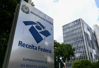 Receita diz “não tolerar desvios” após ação da PF sobre vazamento de dados de ministros do STF Receita diz “não tolerar desvios” após ação da PF sobre vazamento de dados de ministros do STF