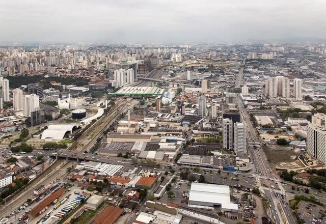Imagem da noticia Helicóptero caiu em região de comércio e residências na capital paulista
