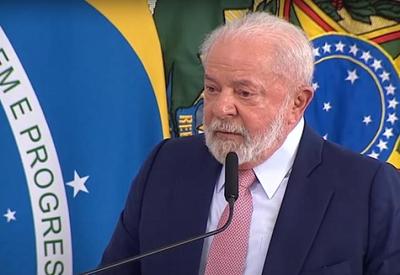 Lula volta a criticar presidente do BC: "Não é dono do Brasil" Lula volta a criticar presidente do BC: "Não é dono do Brasil"