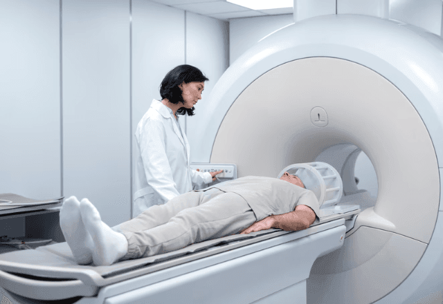 Imagem da noticia Esclerose Múltipla: diagnóstico precoce pode impedir evolução da doença; como identificar?