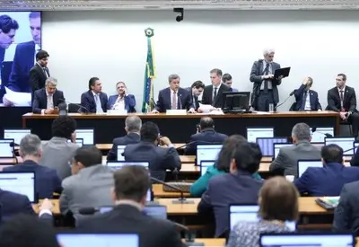 Comissão do Congresso aprova Orçamento de 2026; texto vai a plenário Comissão do Congresso aprova Orçamento de 2026; texto vai a plenário