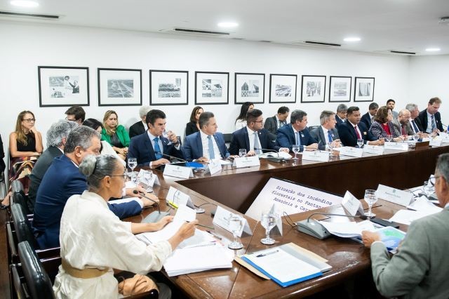 Imagem da noticia Governadores criticam ações do governo após reunião sobre queimadas; ministros rebatem
