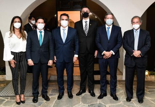 Imagem da noticia Governo tenta apoio para mudar precatórios e ampliar Bolsa Família