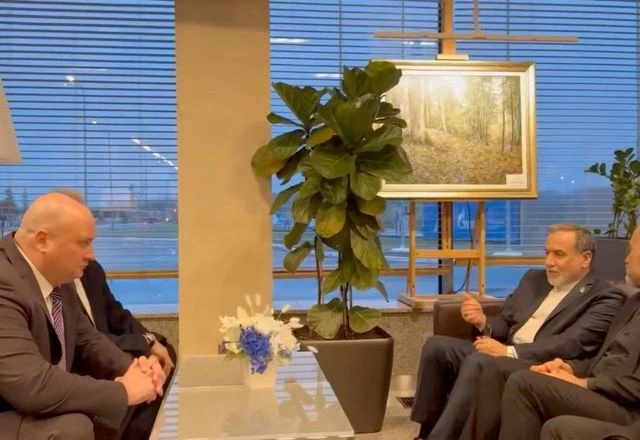 Imagem da noticia Ministro das Relações Exteriores do Irã vai à Rússia e Trump diz "nos chame" para negociar