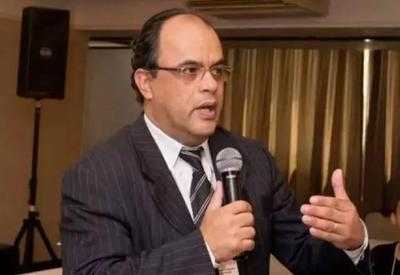 Médicos do Senado confirmam crise renal de reverendo Médicos do Senado confirmam crise renal de reverendo