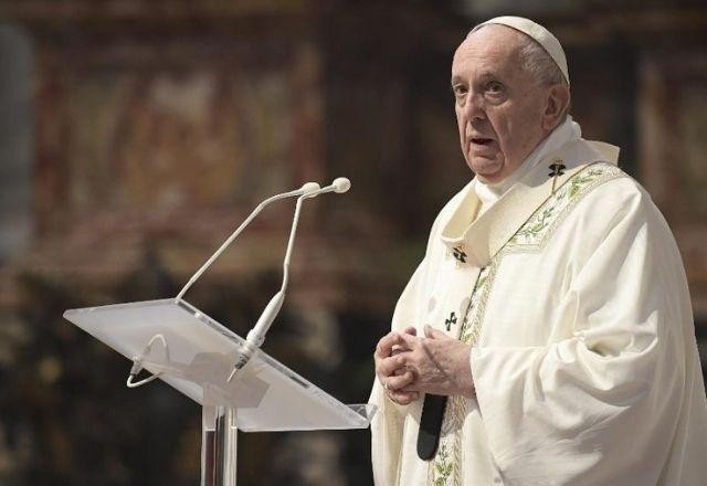 Imagem da noticia Papa altera lei do Vaticano e amplia regras contra abuso sexual