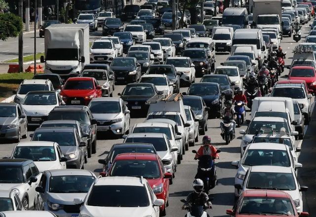 Imagem da noticia Rodízio de veículos está suspenso em São Paulo