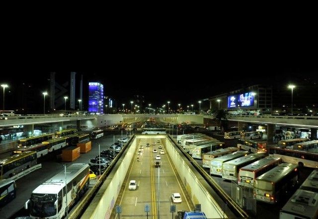 Imagem da noticia Mulher é atropelada na Rodoviária do Plano Piloto por motociclista da Polícia Militar do DF