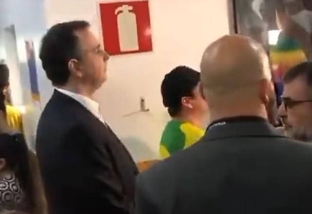 Imagem da noticia Presidente do Senado, Rodrigo Pacheco, é hostilizado antes de votar