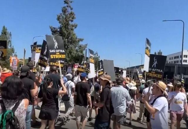 Imagem da noticia Greve dos roteiristas de Hollywood completa 100 dias