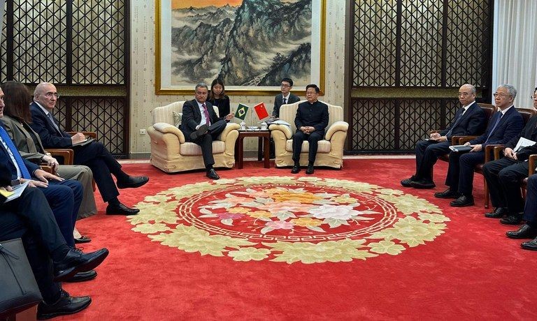Imagem da noticia Rui Costa desembarca na China em busca de parcerias comerciais entre Lula e Xi Jinping