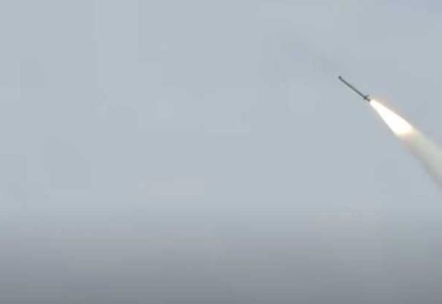 Imagem da noticia Exercício: Rússia lança mísseis em meio à tensão com Ucrânia