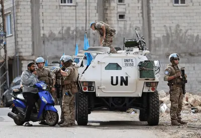 Forças israelenses abrem fogo contra forças de paz da ONU no Líbano Forças israelenses abrem fogo contra forças de paz da ONU no Líbano