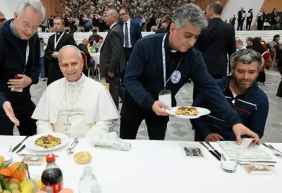 Papa Leão XIV participa de almoço com 1,3 mil pessoas no Jubileu dos Pobres Papa Leão XIV participa de almoço com 1,3 mil pessoas no Jubileu dos Pobres