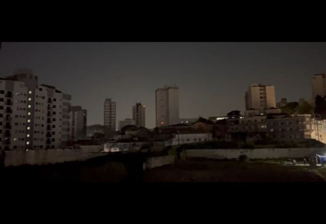 Imagem da noticia Apagão em São Paulo: 942 mil imóveis ficaram sem luz, informam empresas