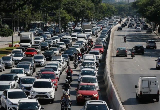 Imagem da noticia São Paulo atinge 673 km de congestionamento em dia de greve no Metrô e CPTM