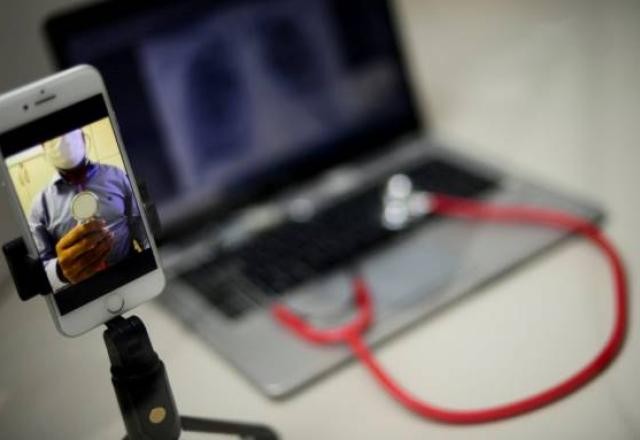 33% dos médicos do país atenderam via teleconsulta, diz pesquisa
