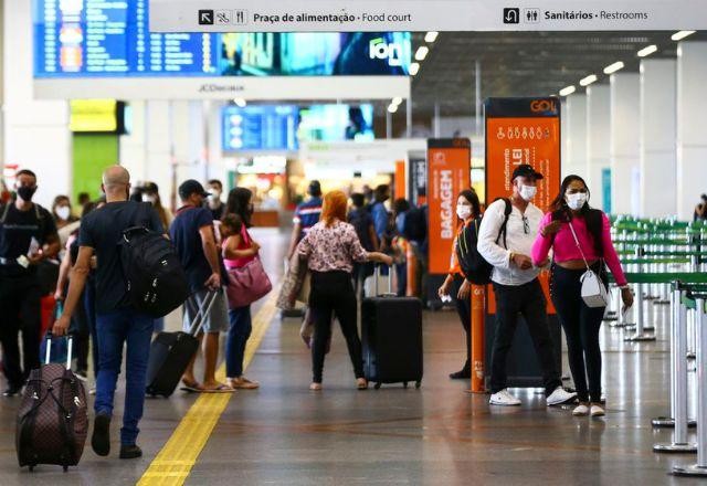 Imagem da noticia Uso de máscara em aeroportos volta a ser obrigatório a partir desta 6ª feira
