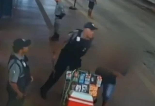Imagem da noticia Vigilante agride vendedor ambulante em terminal de ônibus