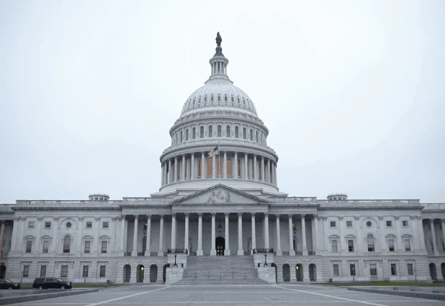 Imagem da noticia Senado dos EUA avança projeto para limitar poder de Trump em ações militares na Venezuela