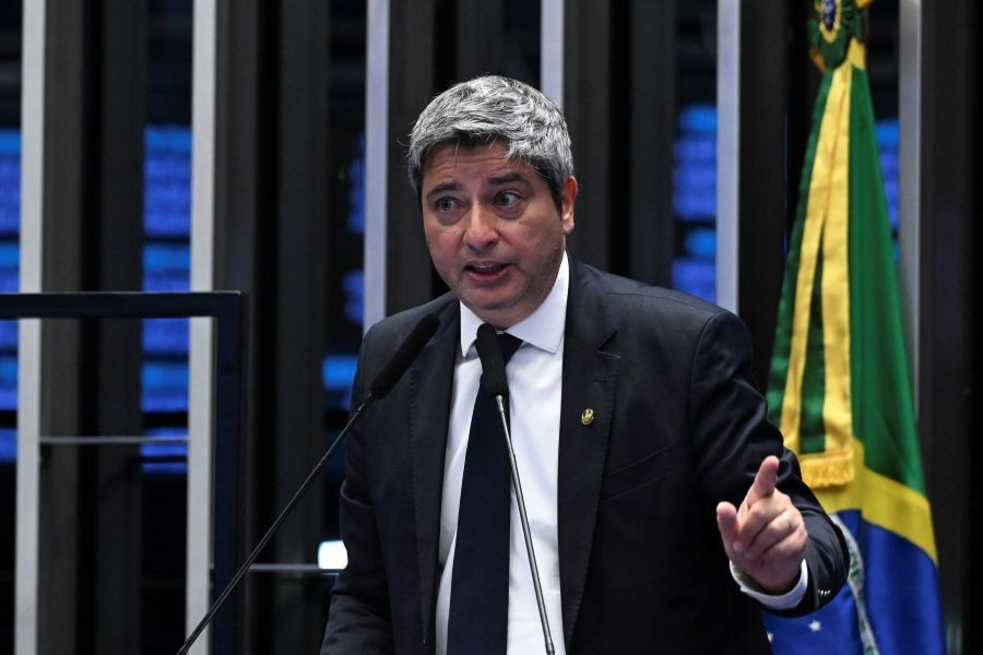 Imagem da noticia Após visita, Portinho diz que Bolsonaro "está sob forte medicação" e "desnorteado fisicamente"