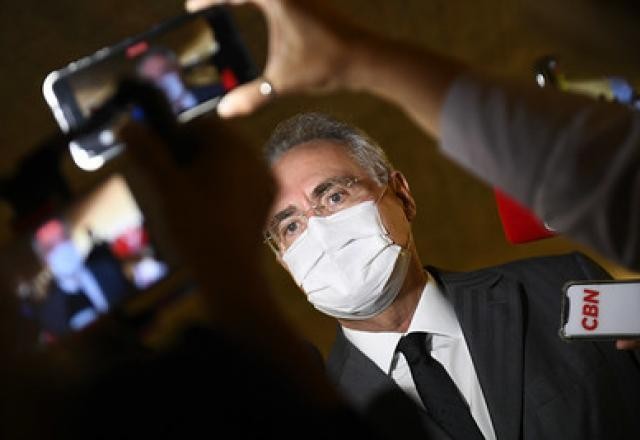 Imagem da noticia Renan Calheiros volta atrás e diz que pedido de sigilo de rádio foi retirado