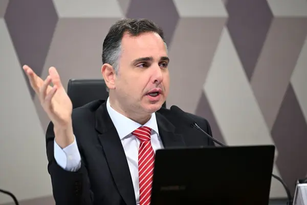 Imagem da notícia: PT confirma Pacheco como candidato ao governo de MG