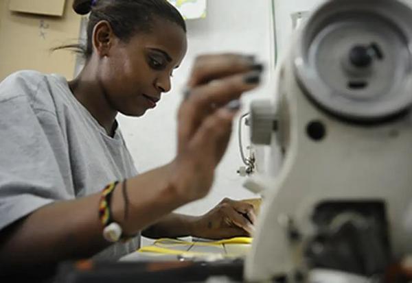 Imagem da notícia: Serviços lideram nova onda empreendedora e crescem 86% no Brasil em seis anos