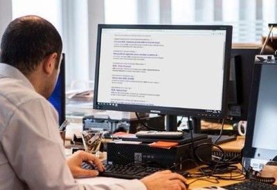 Imagem da noticia Volume de serviços no Brasil cai 0,9% em fevereiro após três meses de crescimento