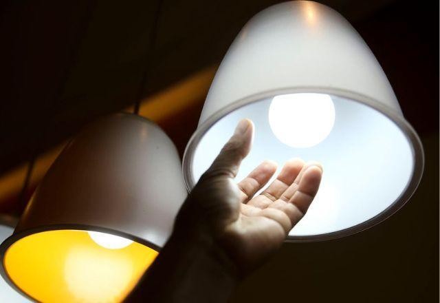 Imagem da noticia Sem taxa extra: Aneel confirma bandeira tarifária verde para fevereiro