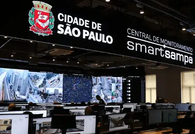 Câmeras de vigilância chegam em áreas externas de supermercados em São Paulo Câmeras de vigilância chegam em áreas externas de supermercados em São Paulo