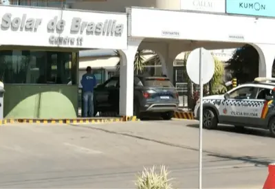 Defesa de Bolsonaro pede à Justiça visita de esposa e filhos Defesa de Bolsonaro pede à Justiça visita de esposa e filhos