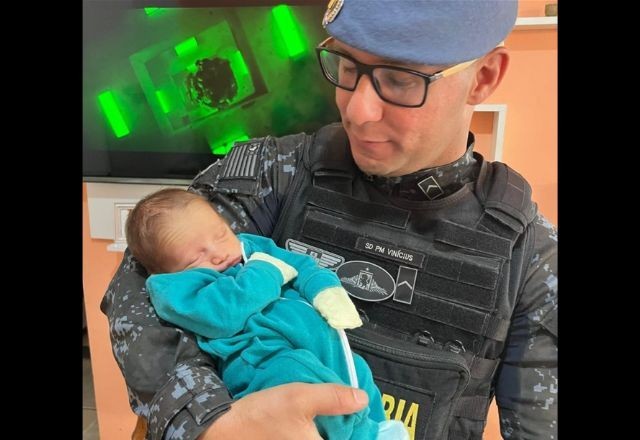 Imagem da noticia Polícia de São Paulo salva bebê de 19 dias engasgado em seção eleitoral