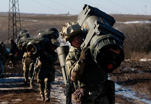 Imagem da noticia EUA aprova cerca de R$ 1,8 bilhão de assistência militar à Ucrânia