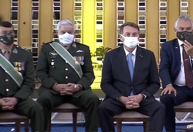 Imagem da noticia Bolsonaro participa de solenidade de Promoção de Oficiais-Generais