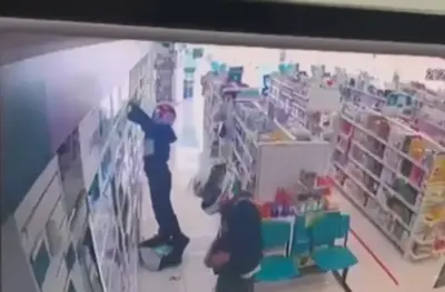 Suspeito é baleado e morre após assalto a farmácia na zona sul de São Paulo Suspeito é baleado e morre após assalto a farmácia na zona sul de São Paulo