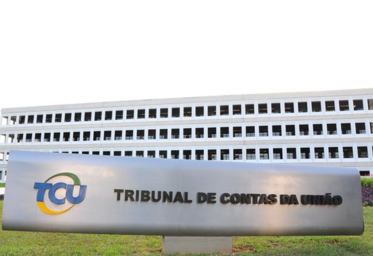 Imagem da noticia TCU suspende decisão que forçava governo a buscar centro da meta fiscal