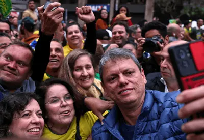 Tarcísio reitera apoio a Flávio para Presidência e diz que seu projeto é reeleição em SP Tarcísio reitera apoio a Flávio para Presidência e diz que seu projeto é reeleição em SP