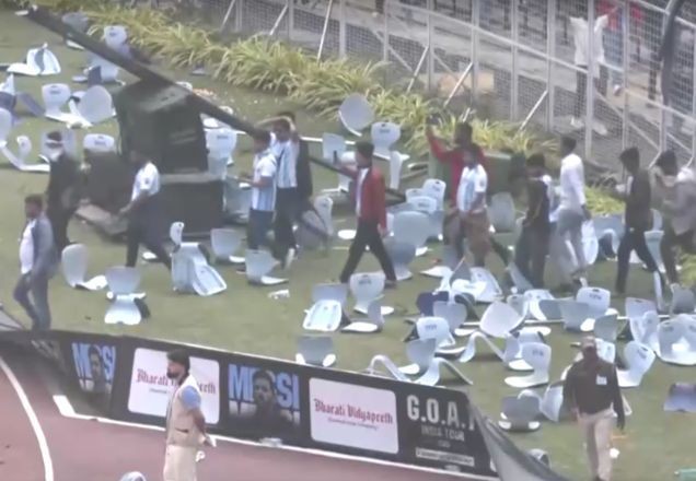 Imagem da noticia Fãs de Messi se revoltam e vandalizam estádio na Índia após rápida aparição do jogador